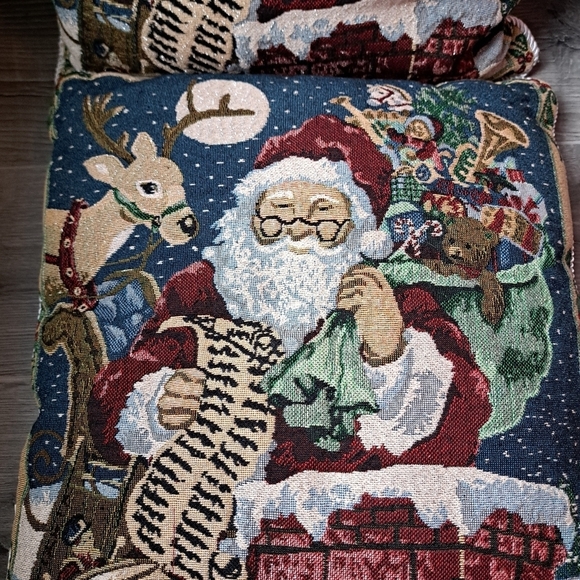 VTG SANTA CLAUS tapestry cushions roped edging zip closure Holiday decor Set 2 - Picture 7 of 7